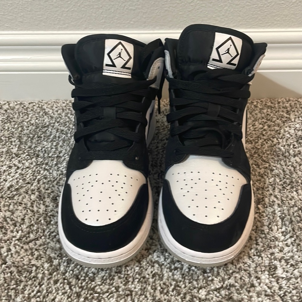 Air Jordan 1 Mid GS Diamond